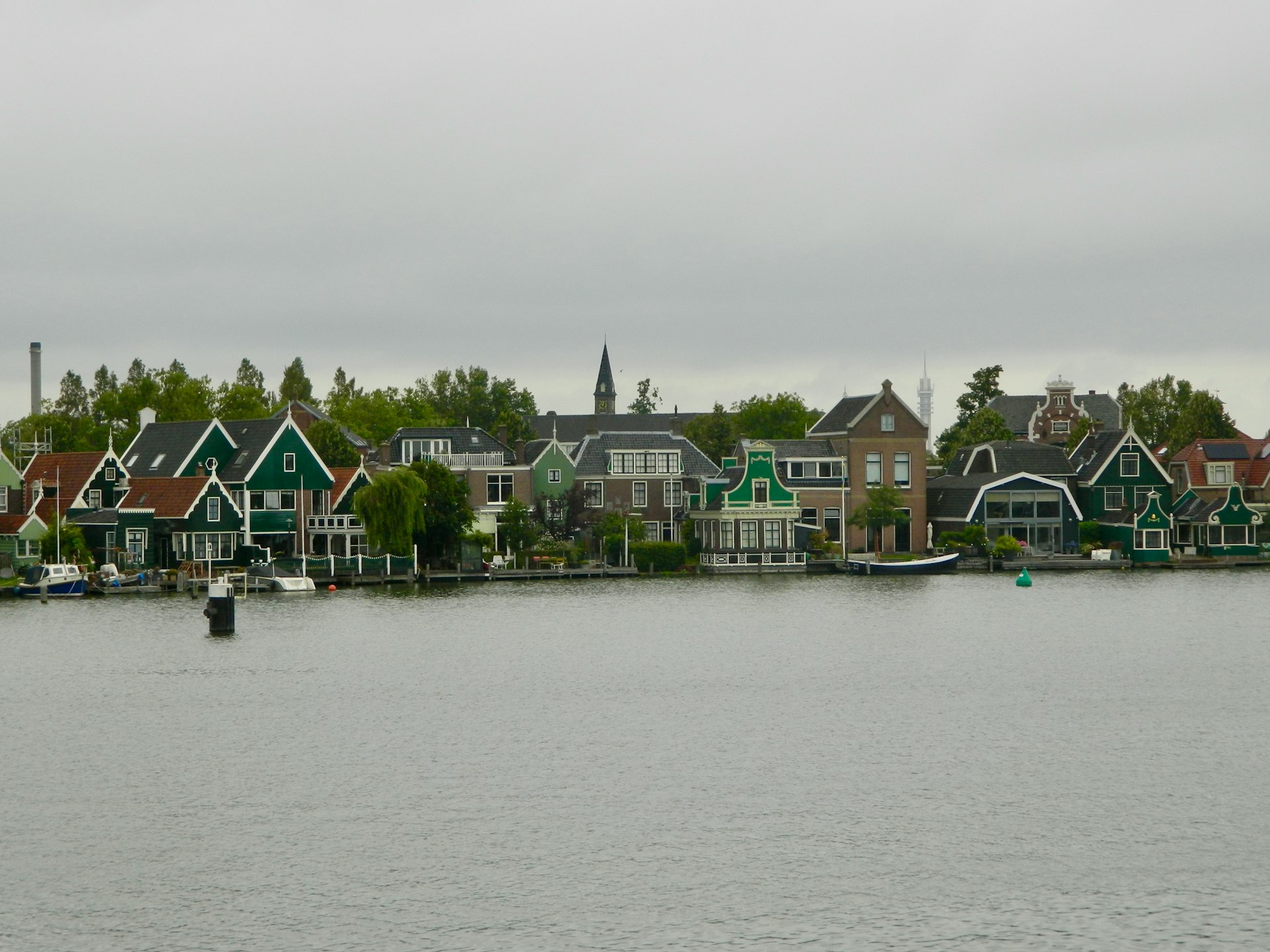 a body of water with houses on it