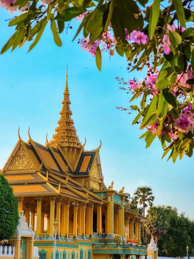 unsplash_tr9BEQQVWHY_Angkor Thom .webp.jpg.jpg.jpg.jpg.jpg.jpg