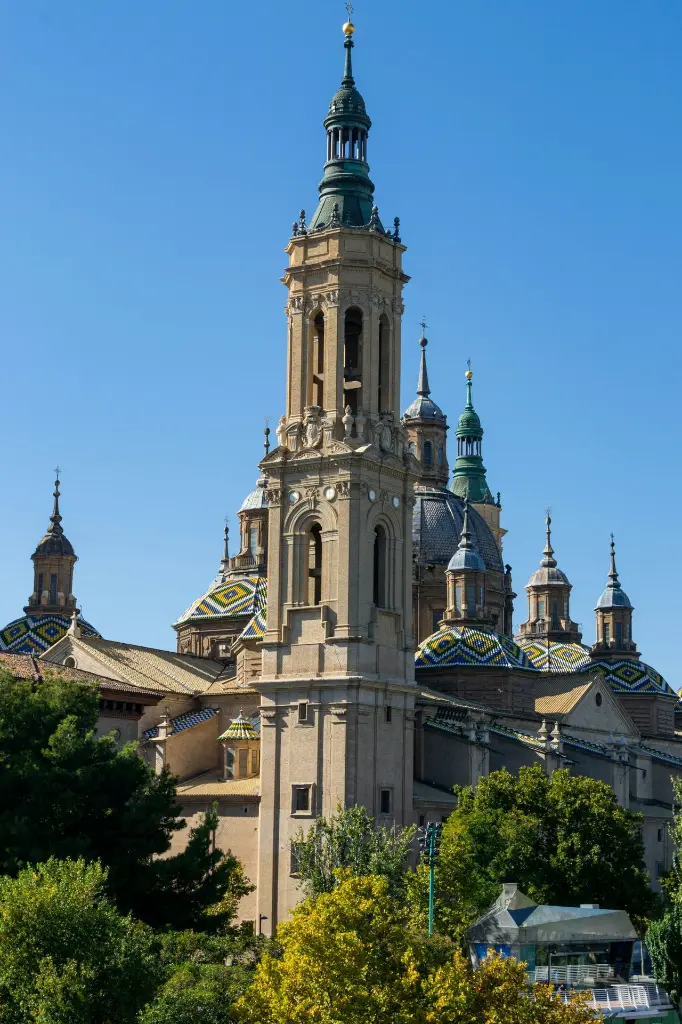 unsplash_O-XwIc08BS4_Zaragoza.webp