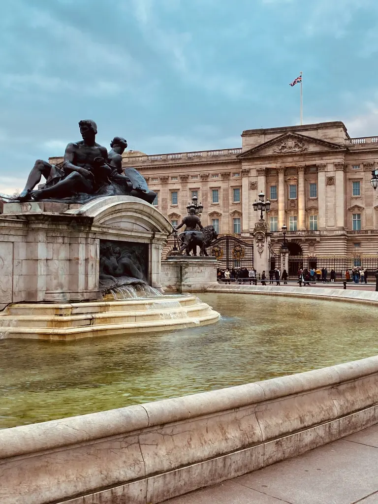 unsplash_i50eVx97pWo_Buckingham Palace.webp