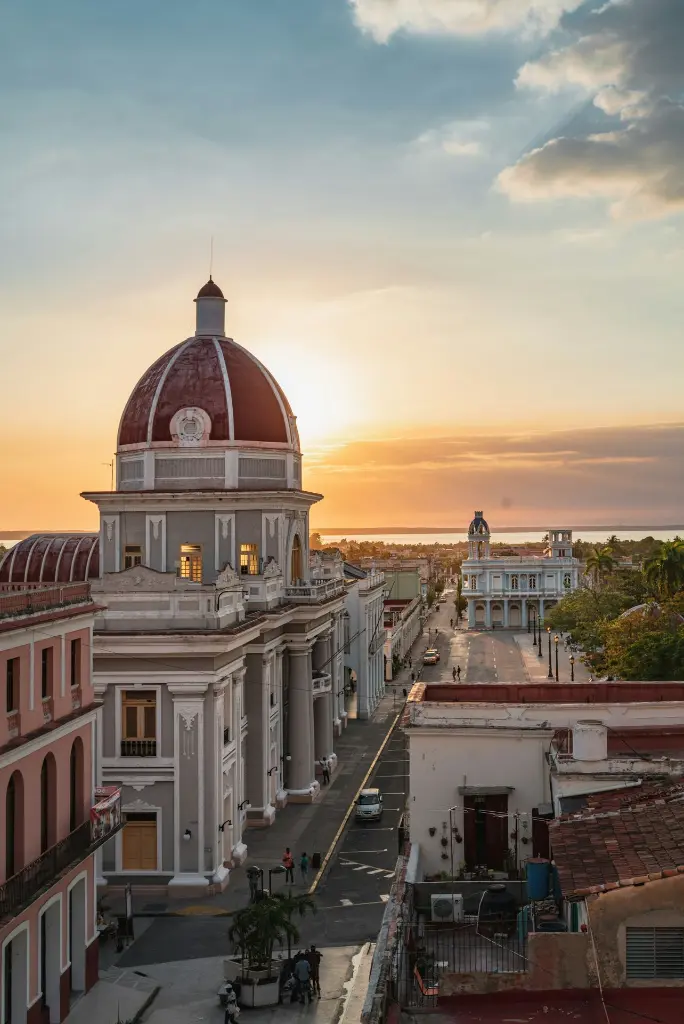 unsplash_r4sTpuR00mw_HAVANA.webp.jpg.jpg