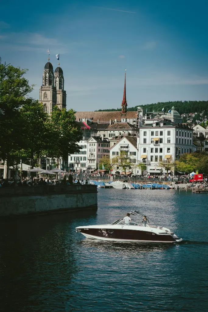 unsplash_QofHKmdP0rM_Cruise Switzerland.webp