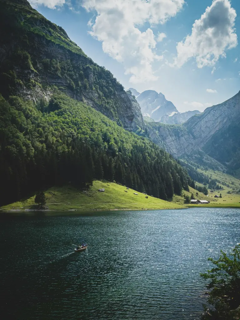 unsplash_31tKH3GvNv4_Switzerland.webp.jpg.jpg.jpg