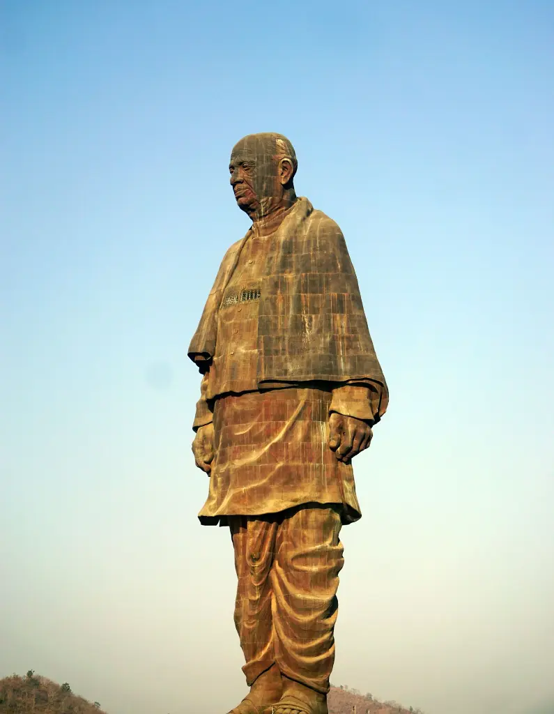 unsplash_MyHOqbGoKhM_Statue of unity.webp