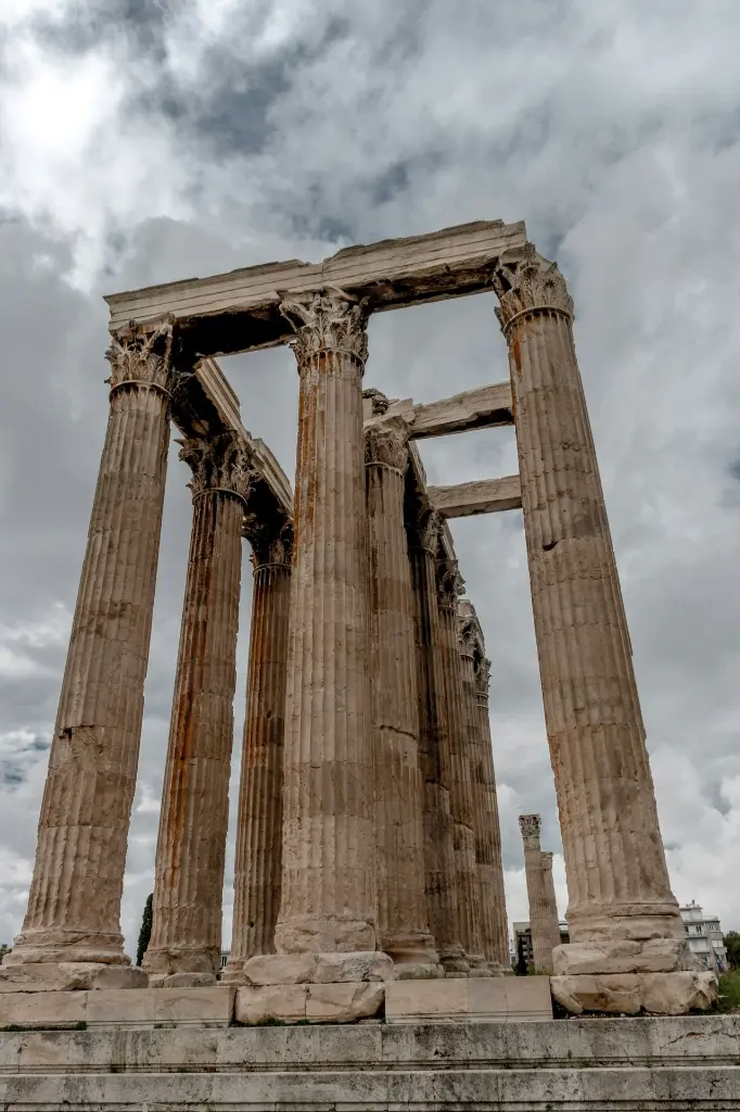 unsplash_RkIwyoeErgM_Olympian Zeus.webp