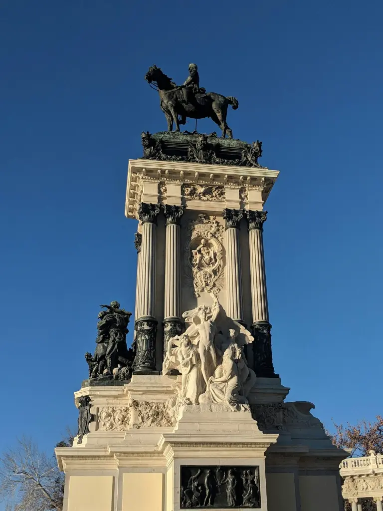 unsplash_32Jgqyv-VMA_Paseo Del Prado.webp.jpg