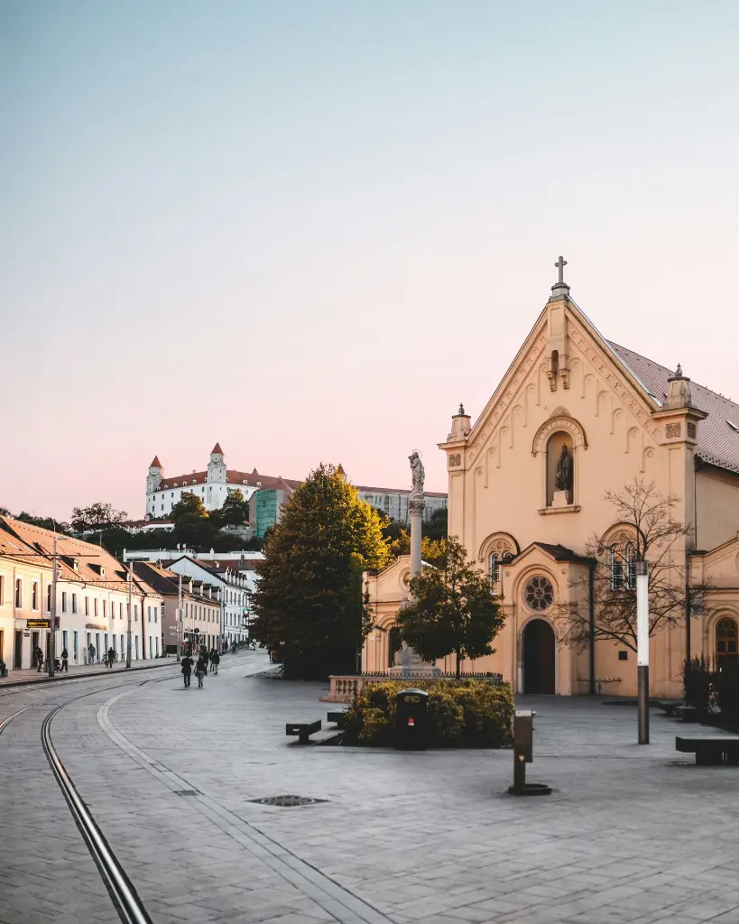 unsplash_kXPDLX6FDxY_SLOVAKIA .webp