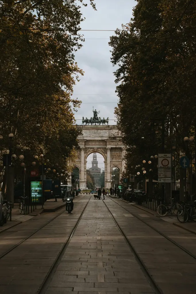 unsplash_Ob6foQ3zFuk_Milan.webp.jpg
