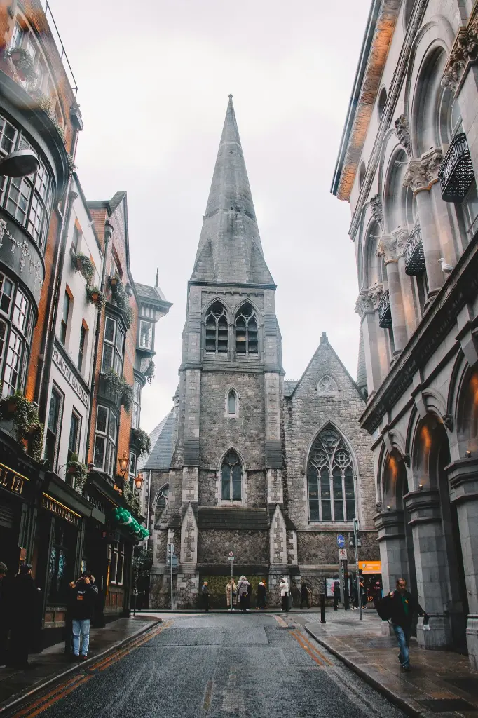 unsplash_tnJAxjnZYOs_Dublin.webp.jpg
