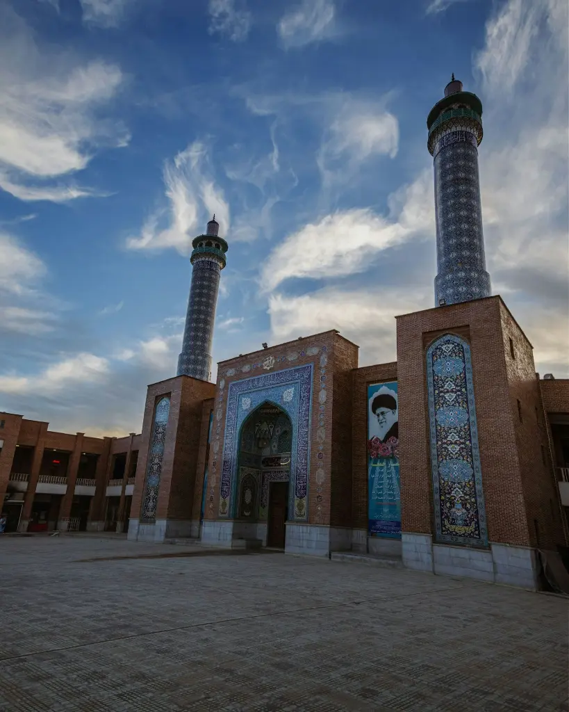 unsplash_SajEvbX5rwc_tehran mosque.webp