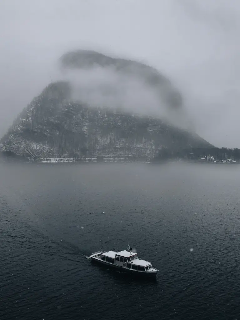 unsplash_C77-C6WksXQ_Austria Cruise.webp.jpg