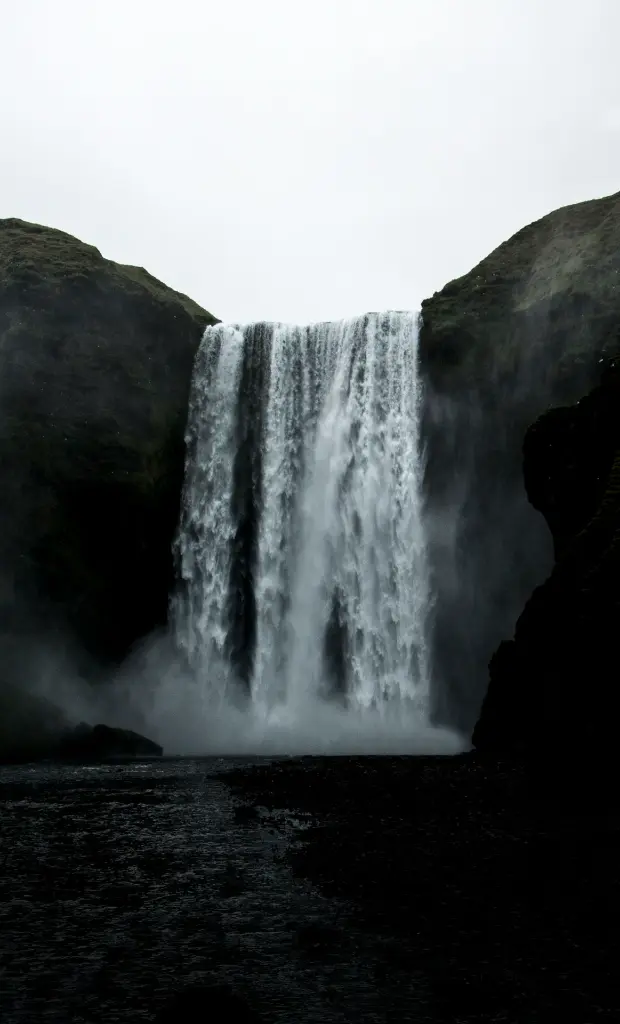 unsplash_xOrn1bp7eno_Iceland .webp.jpg.jpg.jpg.jpg
