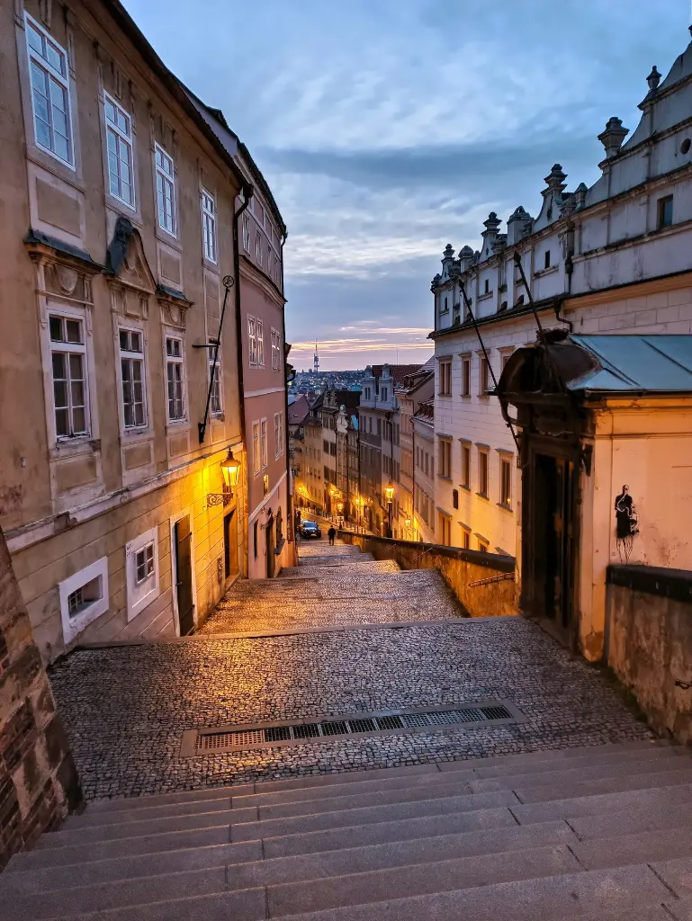 unsplash_1I8fIU0sHys_Prague .webp.jpg