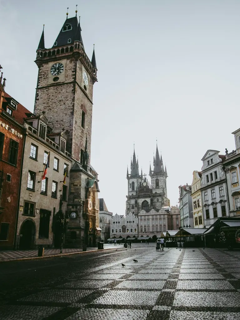 unsplash_nbbghxSeV9Q_PRAGUE .webp.jpg