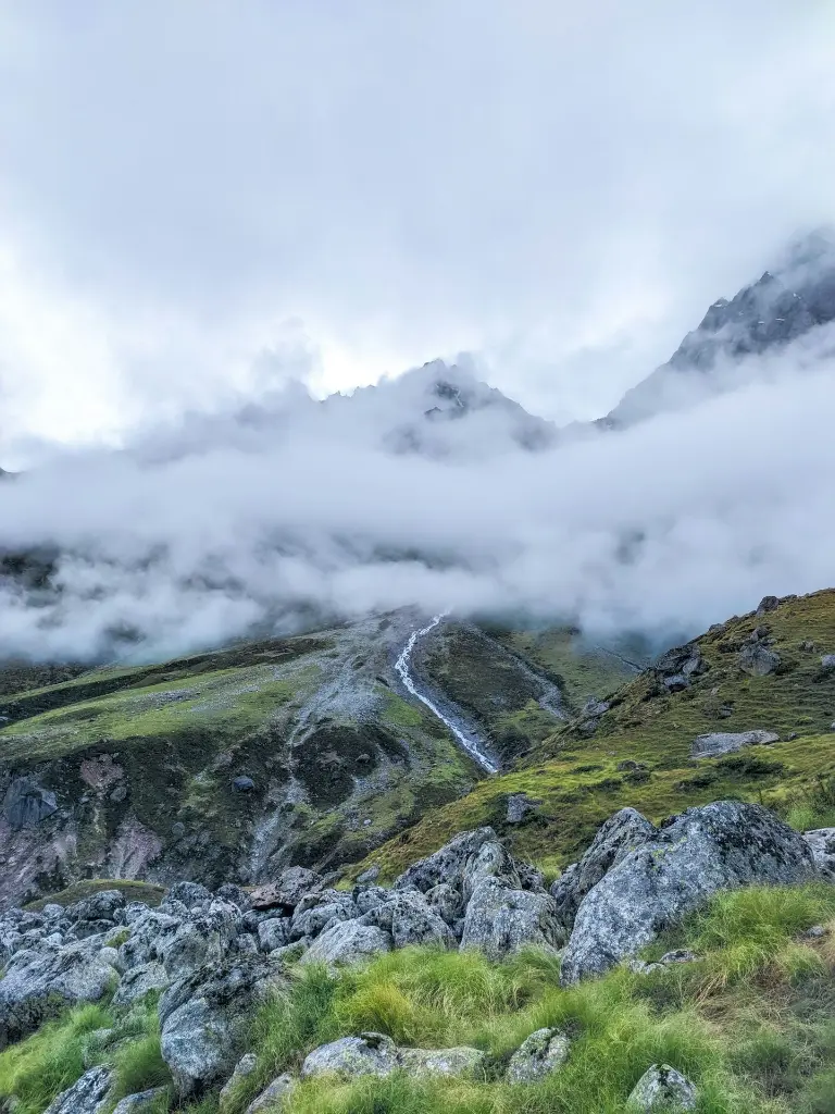 unsplash_FtHrPC-xiBo_Badrinath .webp