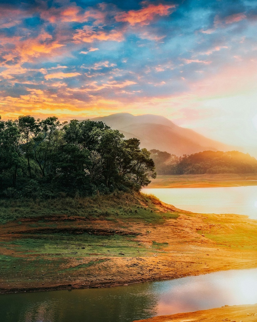 Hospitor : Seven Sisters Sojourn : Shillong : Tezpur : Dirang : Tawang : Bomdila : Kaziranga : Guwahati : India (1, 0, 0, 0)