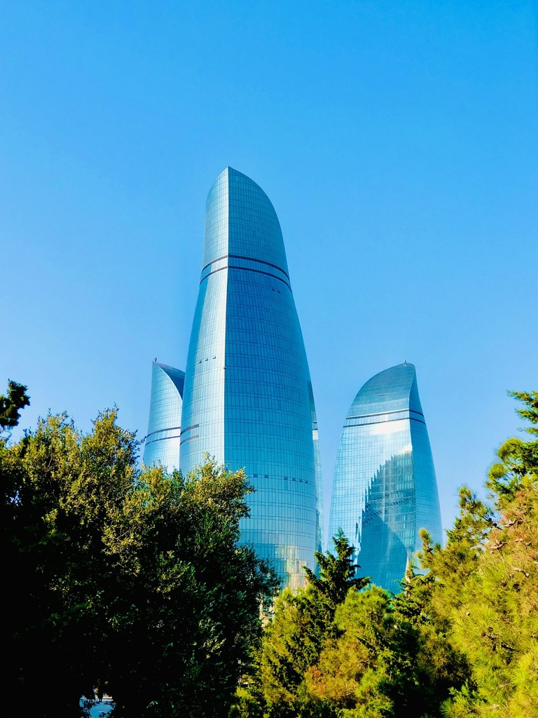 Hospitor : Delve into Baku : Premium Azerbaijan  (1, 0, 0, 0)