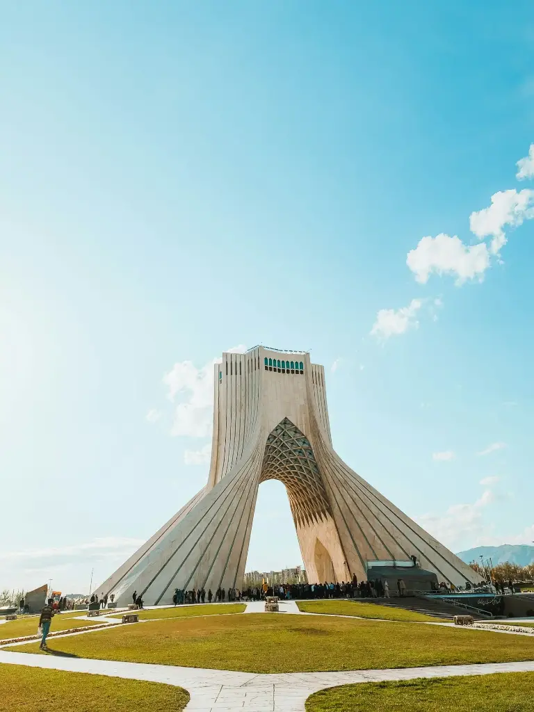 Hospitor : Timeless Iran : Capitals of Culture & Kings