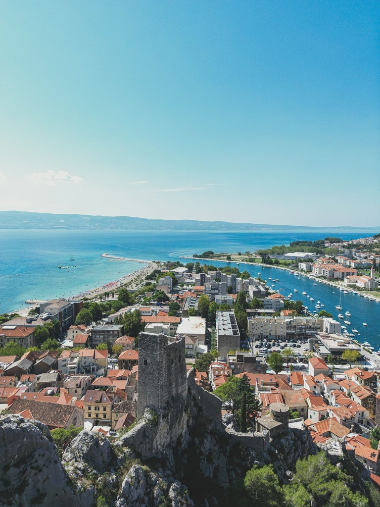 Hospitor : Sunlit Civilizations: A Journey Northward : BOSNIA HERZEGOVINA : BULGARIA : CROATIA : GREECE : ROMANIA : SERBIA  (1, 0, 0, 0)